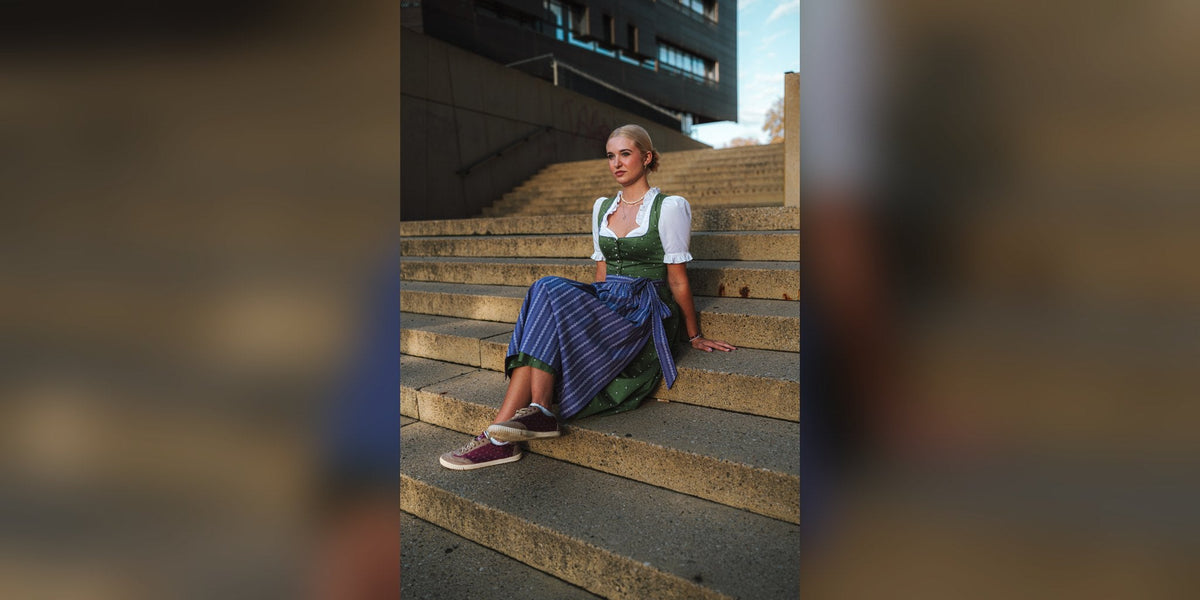 Gleicher Schnitt getragen, ganzes Outfit (abgebildet in anderer Farbe)