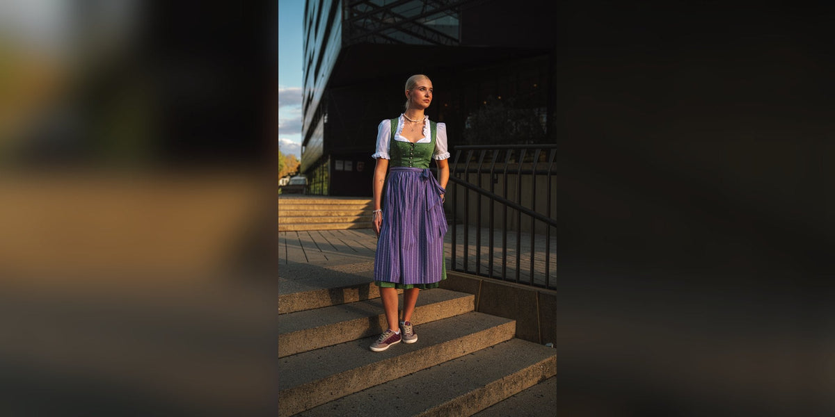 Gleicher Schnitt getragen, ganzes Outfit