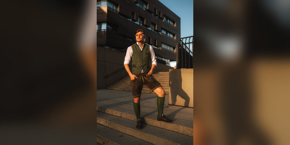 Ornament Marrone getragen, ganzes Outfit