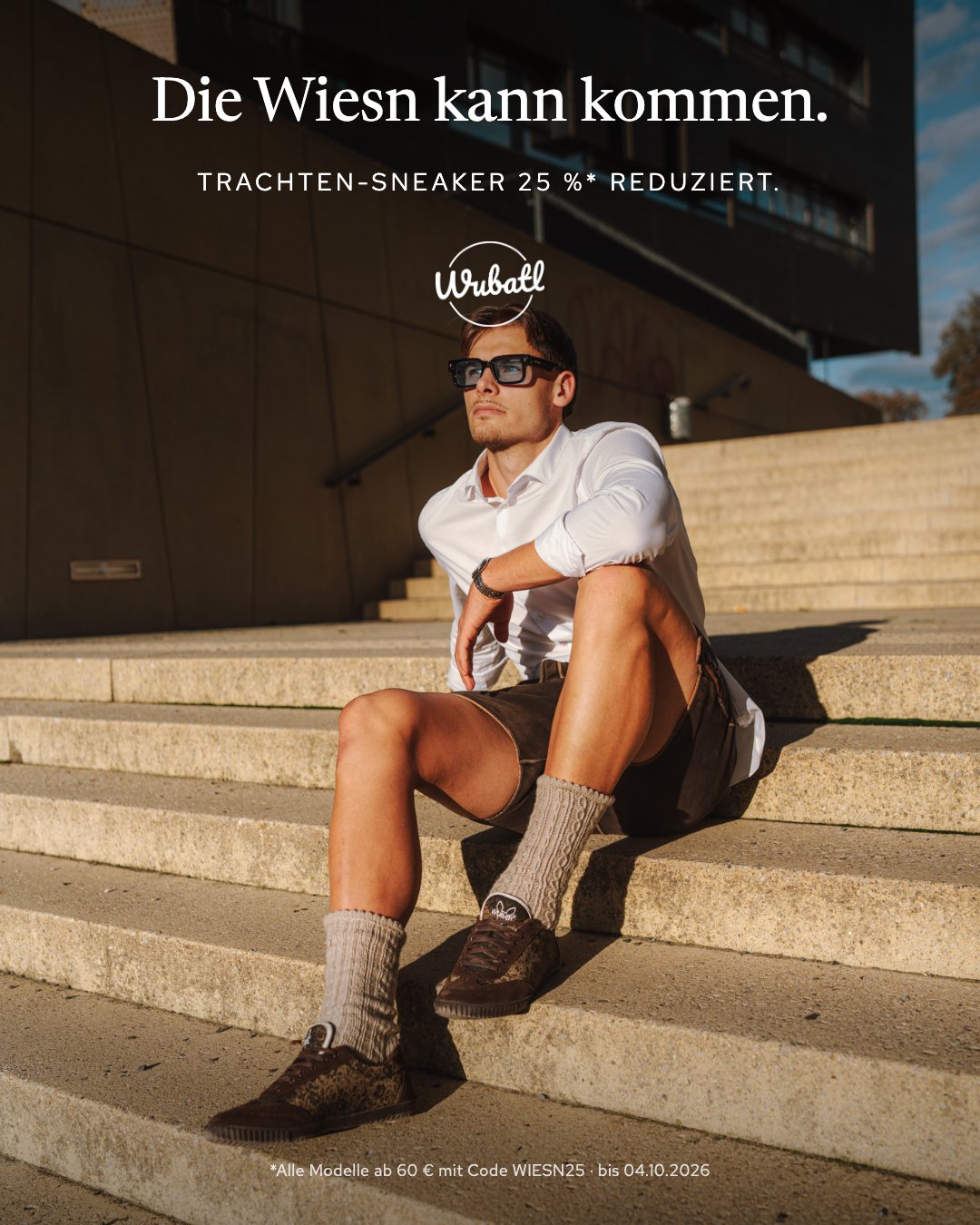 Die Wiesn kann kommen. Trachten-Sneaker 25 % reduziert.